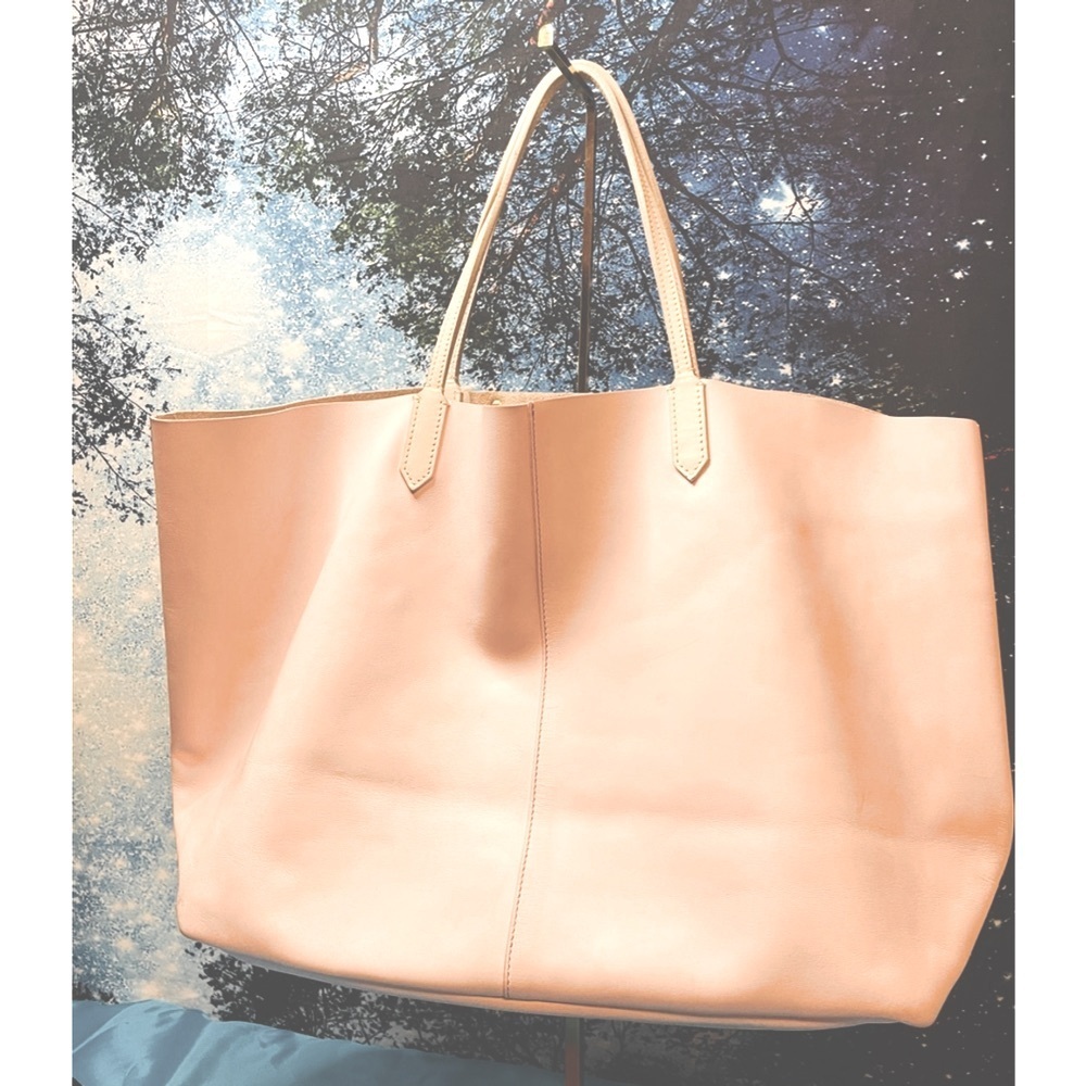 Gorgeous Givenchy Pale Pink Leather Tote Bag with Pouch Large - Picture 2 of 16